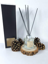 Load image into Gallery viewer, Eucalyptus Oil Reed Diffuser 100ml with 6 High Quality Reeds in Gift Box EODIFF100 Harbourside Gifts
