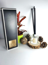 Load image into Gallery viewer, Christmas Spice Reed Diffuser 100ml with 6 High Quality Reeds in a Gift Box CSD100 Harbourside Gifts
