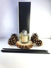 Load image into Gallery viewer, Clean Cotton Reed Diffuser 100ml Bottle 6 High Quality Reeds in Gift Box CCD100 Harbourside Gifts
