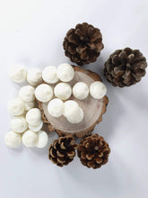 Load image into Gallery viewer, Snowy Splendour Wax Melts Various Shapes Harbourside Gifts
