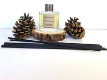 Load image into Gallery viewer, Thai Lime &amp; Mango Reed Diffuser 100ml with 6 High Quality Reeds in a Gift Box Harbourside Gifts
